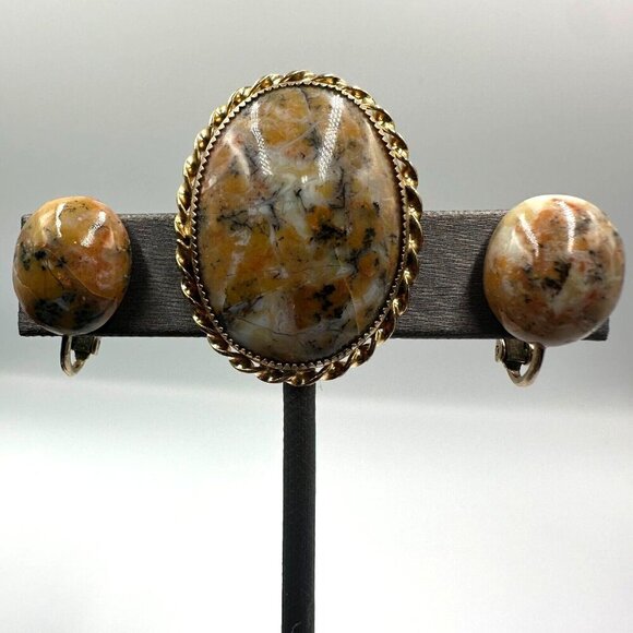 3/$30 Vintage Brooch Earring Set Gold Tone Brown Granite Design Screw Back 1.5" - Picture 1 of 15